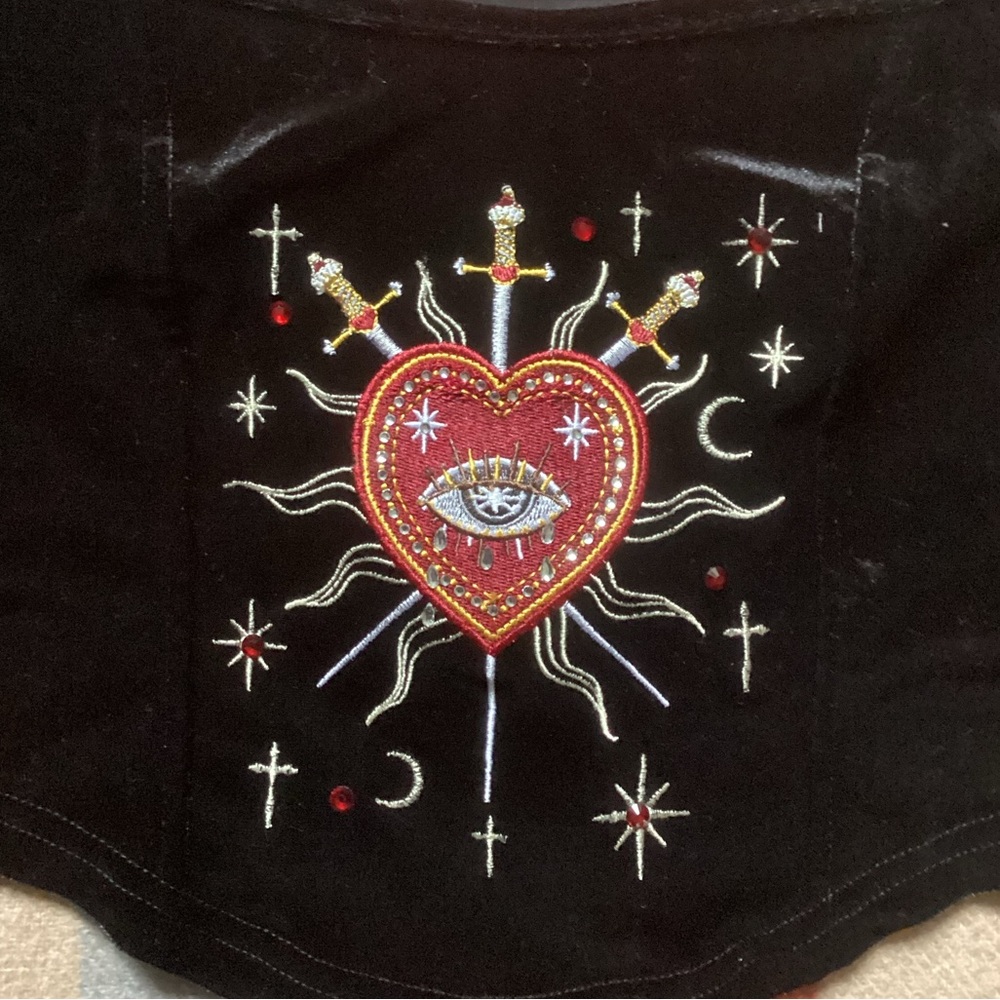 Embroidered Sacred Heart Top - Picture 3 of 3
